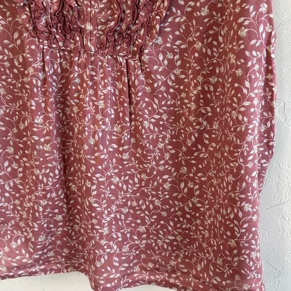 Old Navy Boho Mauve Floral V-Neck Flutter Sleeve Top with Ruffle Details Sz XS - Picture 3 of 12